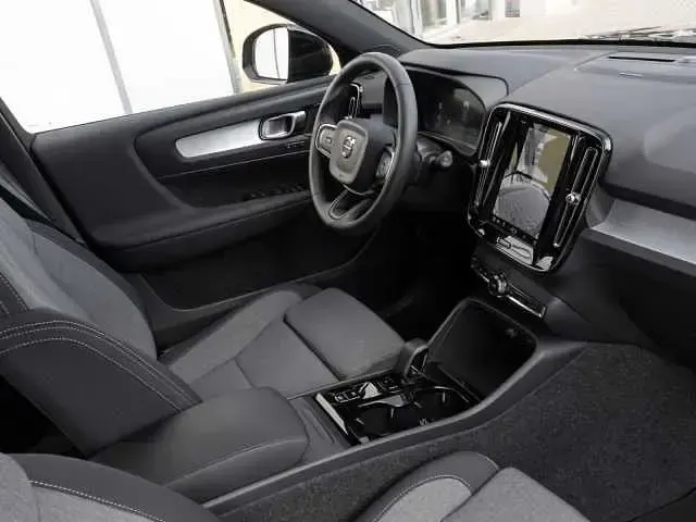 Gebraucht Volvo XC40 120 PS (88 kW) 2025 SUV