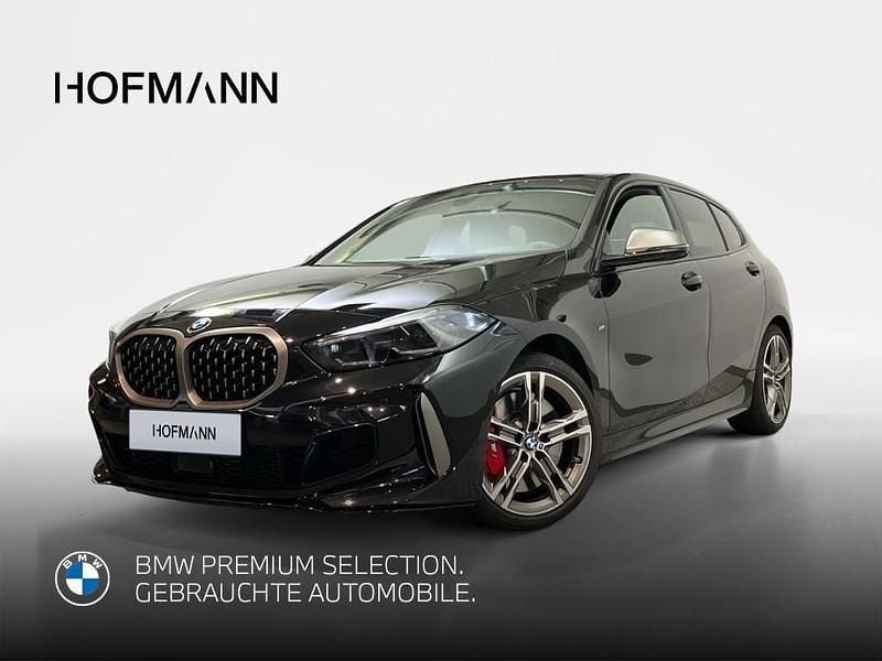 Saphirschwarz metallic Gebraucht 2022 BMW M135 Shadowline Kleinwagen | 36.832 € (Fairer Preis) - Bild 1/4