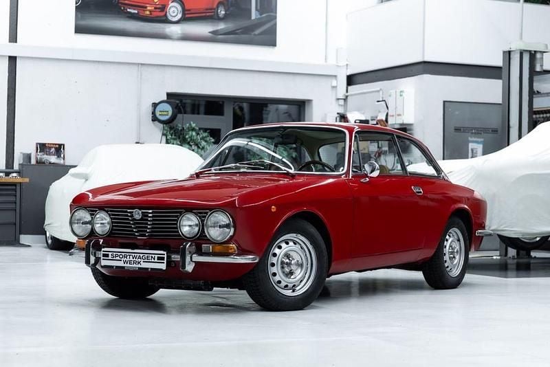 Rot Gebraucht 1974 Alfa Romeo 2000 Veloce Coupé | 32.890 € - Bild 1/4
