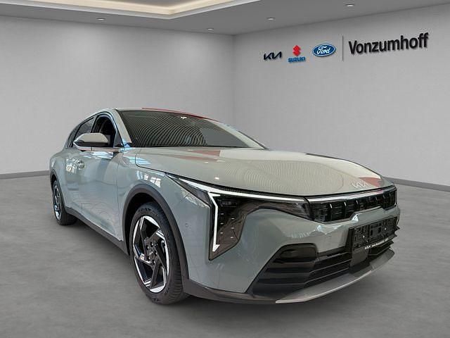 Neu Kia K4 Spirit 150 PS (110 kW) 2026 Grau Limousine