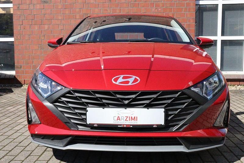 Gebraucht Hyundai i20 Select 79 PS (58 kW) 2025 Rot Kleinwagen