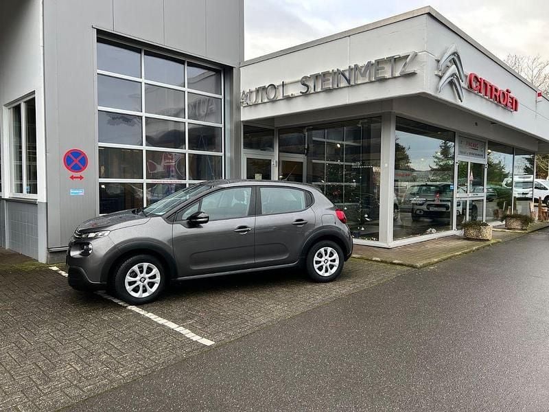 Grau Gebraucht 2019 Citroën C3 Feel Limousine | 9.390 € (Fairer Preis) - Bild 1/4