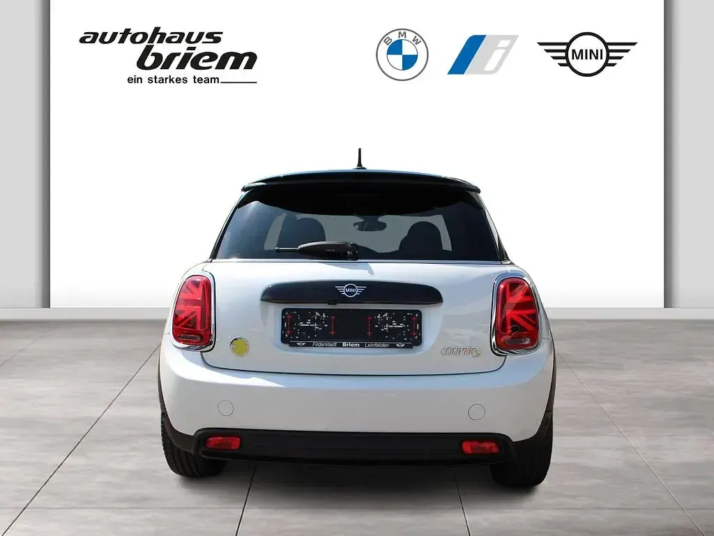 Gebraucht Mini Cooper SE 135 kW (184 PS) 2023 Weiß Kleinwagen