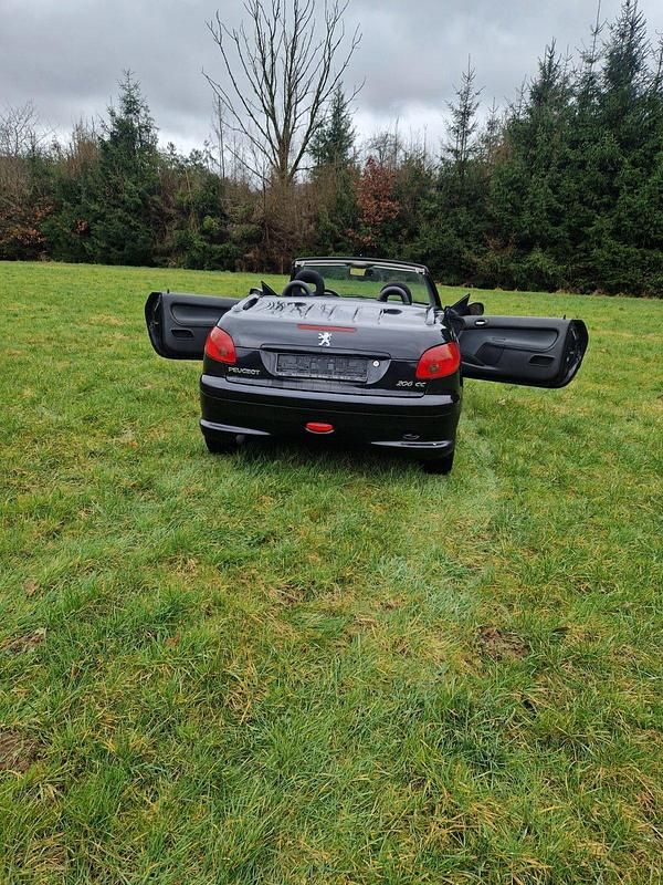 Gebraucht Peugeot 206 109 PS (80 kW) 2004 Schwarz Cabrio
