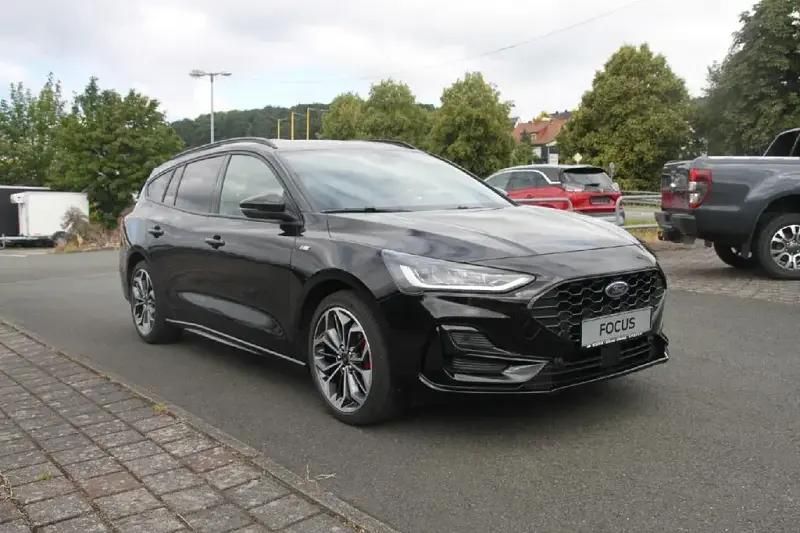 Gebraucht Ford Focus ST-Line 155 PS (114 kW) 2022 Obsidianschwarz metallic Kombi