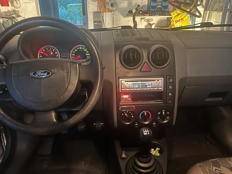 Gebraucht Ford Fusion 101 PS (74 kW) 2006 Blau Kleinwagen