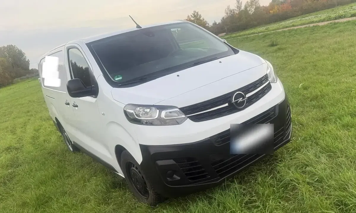 Gebraucht Opel Vivaro 144 PS (105 kW) 2023 Weiß Van / Kleinbus