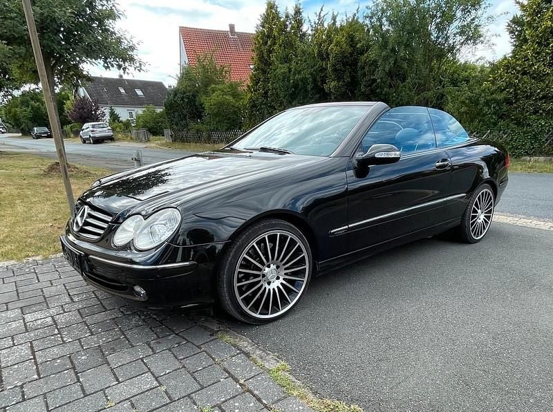 Schwarz Gebraucht 2004 Mercedes CLK500 Avantgarde Cabrio | 13.900 € (Fairer Preis) - Bild 1/4