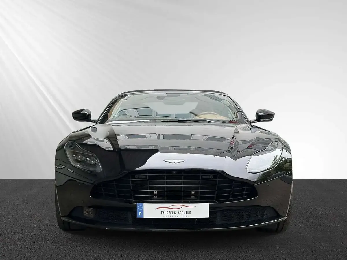 Gebraucht Aston Martin DB11 510 PS (375 kW) 2019 Onyx black Cabrio