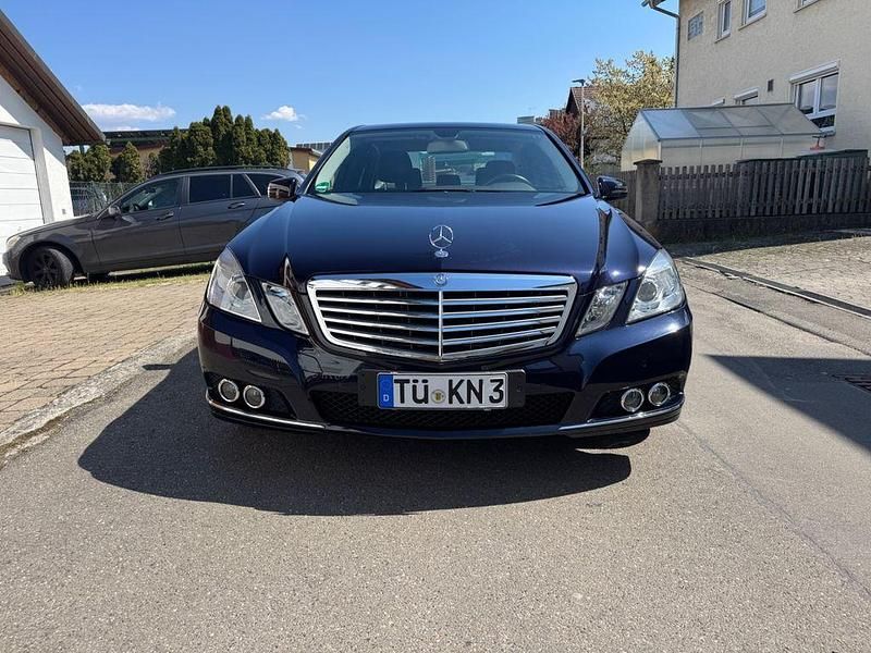 Gebraucht Mercedes E350 Elegance 272 PS (200 kW) 2011 Blau Limousine