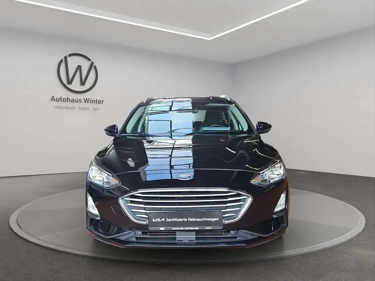 Gebraucht Ford Focus Cool & Connect 125 PS (91 kW) 2021 Agate black Kombi