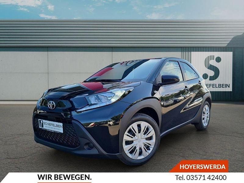 Urban khaki Neu 2025 Toyota Aygo Business Edition Kleinwagen | 18.980 € - Bild 1/4