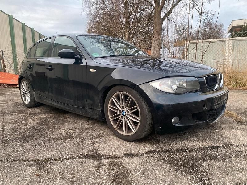 Gebraucht BMW 118 M Sport 143 PS (105 kW) 2009 Schwarz Kleinwagen