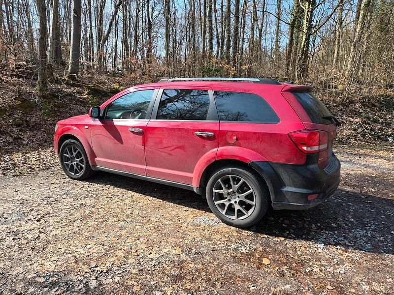 Gebraucht Fiat Freemont 170 PS (125 kW) 2013 Rot SUV