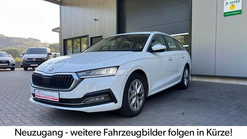 Weiß Gebraucht 2022 Skoda Octavia Style Kombi | 21.690 € (Guter Preis) - Bild 1/4