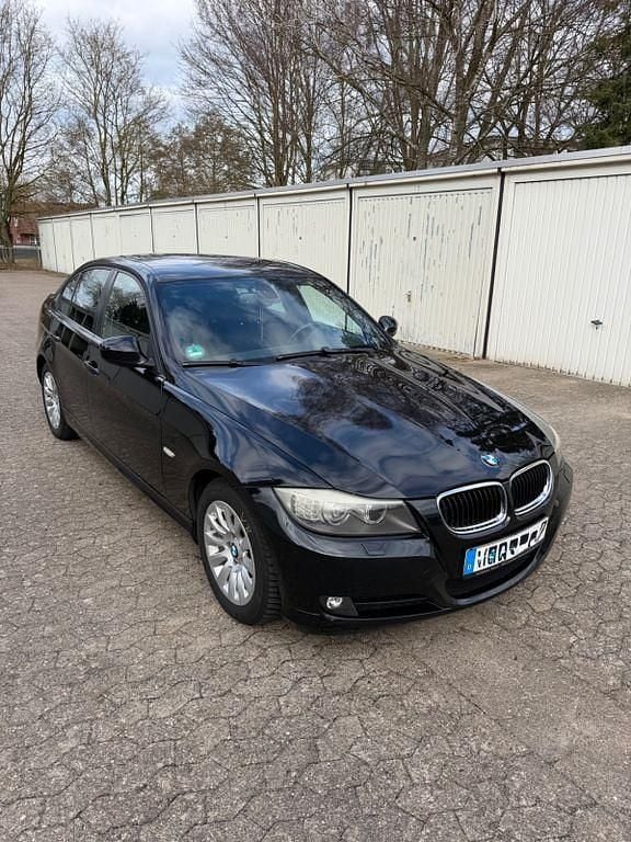 Second-hand BMW 318 143 CP (105 kW) 2009 Negru Berlinǎ