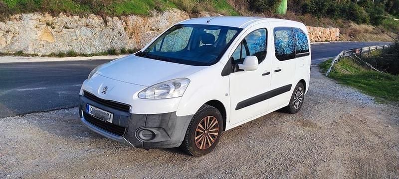 Weiß Gebraucht 2014 Peugeot Partner Tepee Active Van / Kleinbus | 7.200 € (Fairer Preis) - Bild 1/4