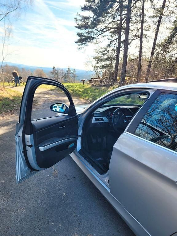 Gebraucht BMW 330 258 PS (189 kW) 2006 Silber Limousine