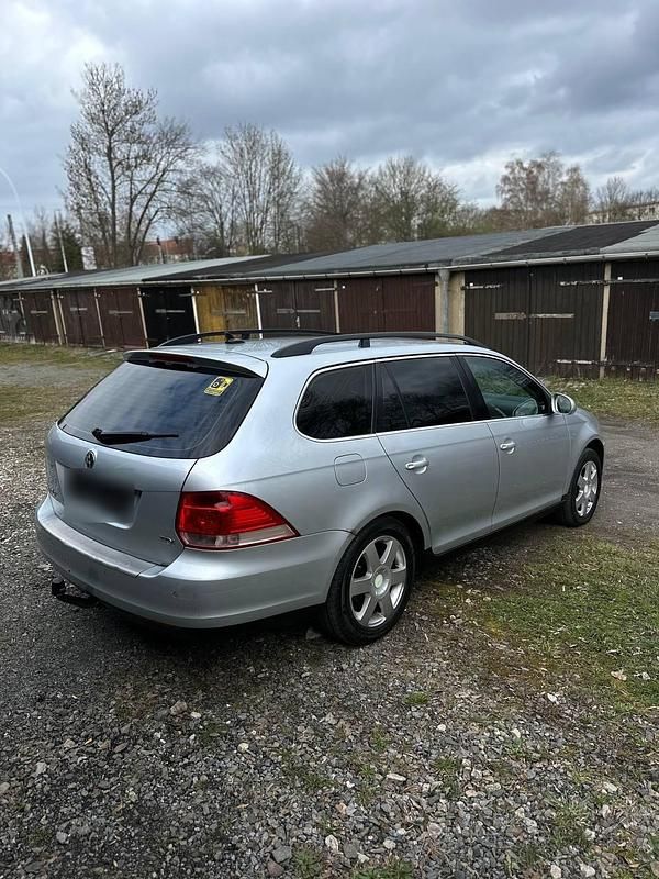 Gebraucht VW Golf V 105 PS (77 kW) 2008 Silber Kombi