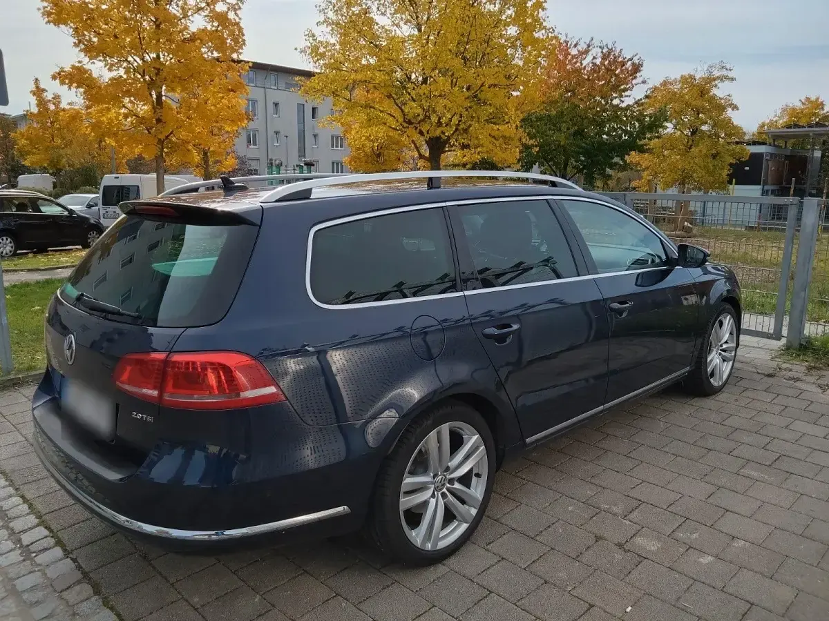 Gebraucht VW Passat Highline 211 PS (155 kW) 2011 Blau Kombi