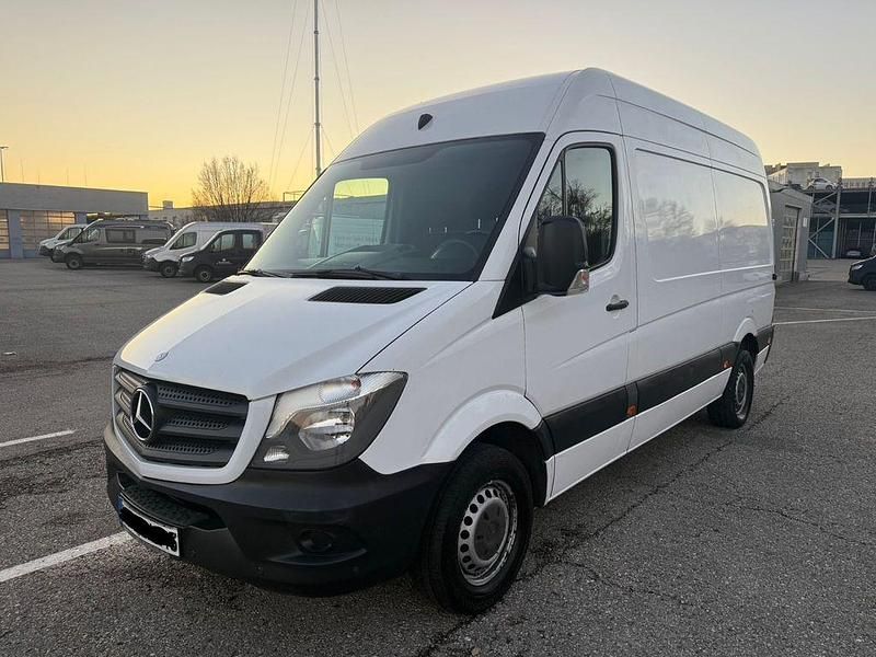 Weiß Gebraucht 2015 Mercedes 316 Van | 16.999 € (Fairer Preis) - Bild 1/4