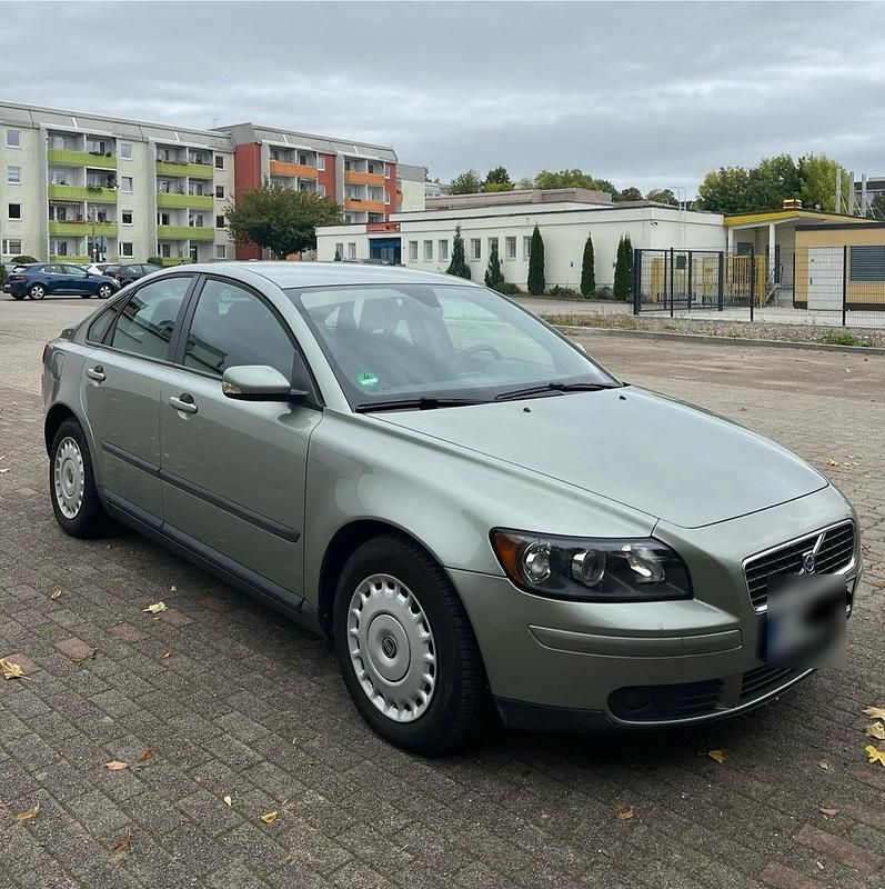 Grün Gebraucht 2006 Volvo S40 Limousine | 4.200 € (Fairer Preis) - Bild 1/4