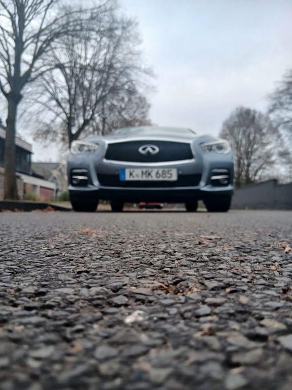 Gebraucht Infiniti Q50 Sport Tech 170 PS (125 kW) 2015 Grau Limousine