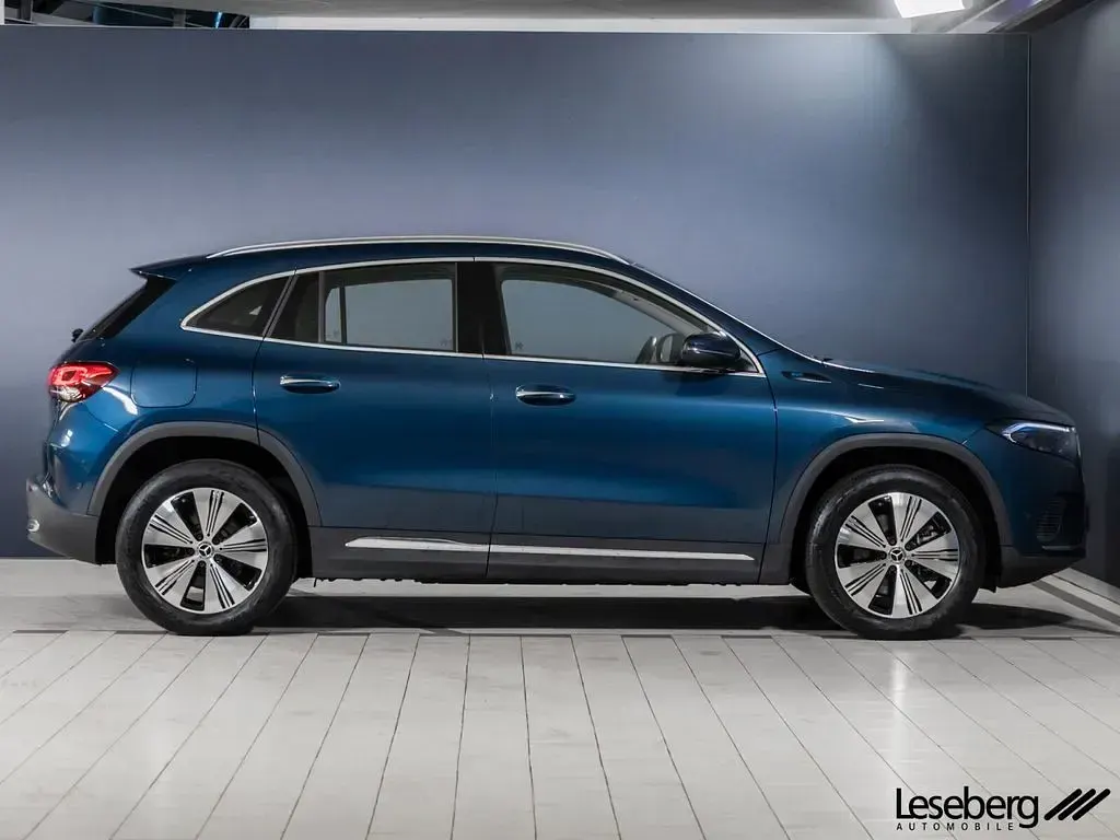 Gebraucht Mercedes EQA250 Progressive 139 kW (190 PS) 2022 Blau SUV