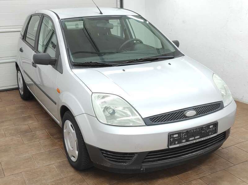 Silber Gebraucht 2004 Ford Fiesta Kleinwagen | 699 € (Superpreis) - Bild 1/4