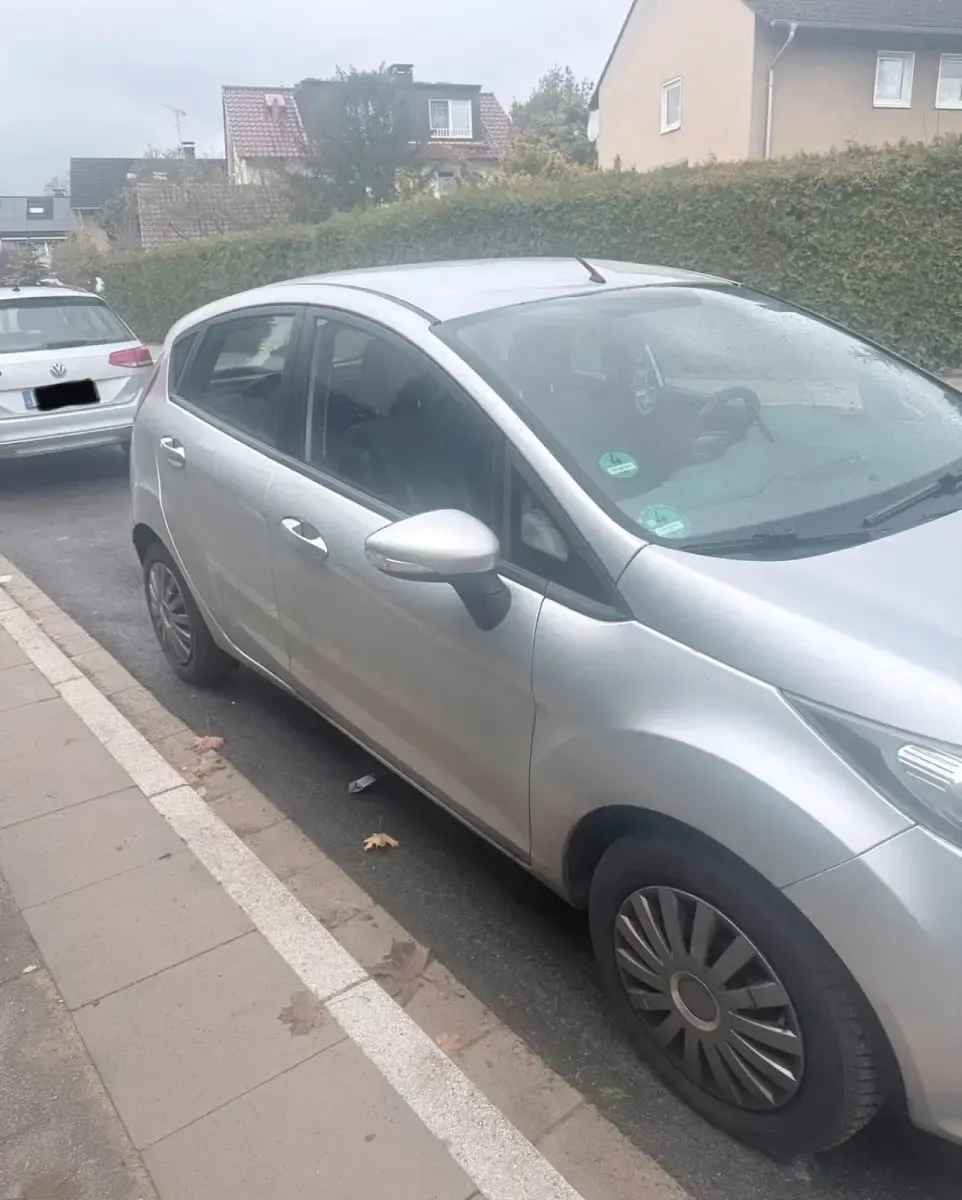 Gebraucht Ford Fiesta 68 PS (50 kW) 2009 Silber Kleinwagen