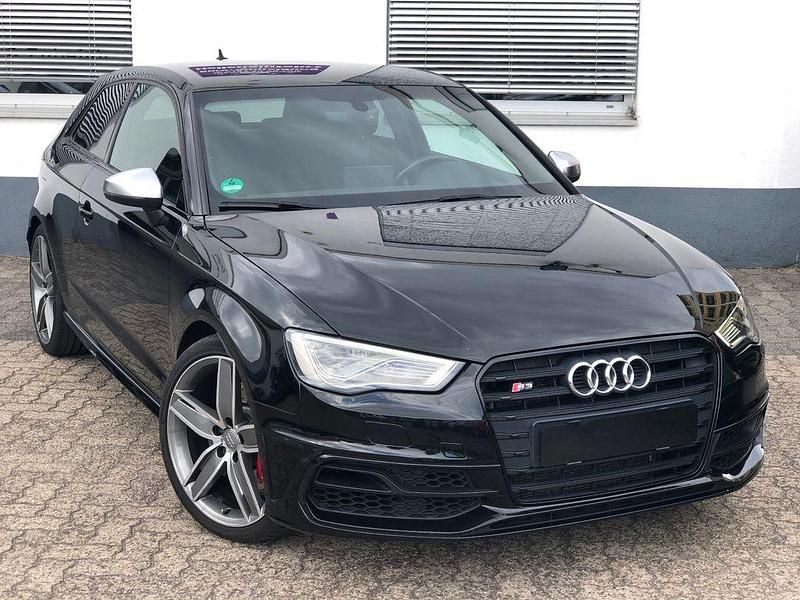 Schwarz Gebraucht 2016 Audi S3 Sport Limousine | 21.995 € (Guter Preis) - Bild 1/4