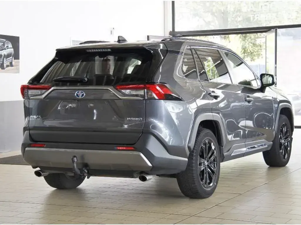 Gebraucht Toyota RAV4 Hybrid 218 PS (160 kW) 2022 Grey (metallic) SUV