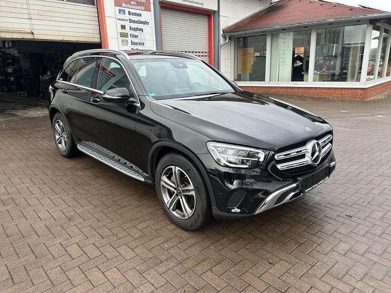 Gebraucht Mercedes GLC200 197 PS (144 kW) 2020 Schwarz SUV