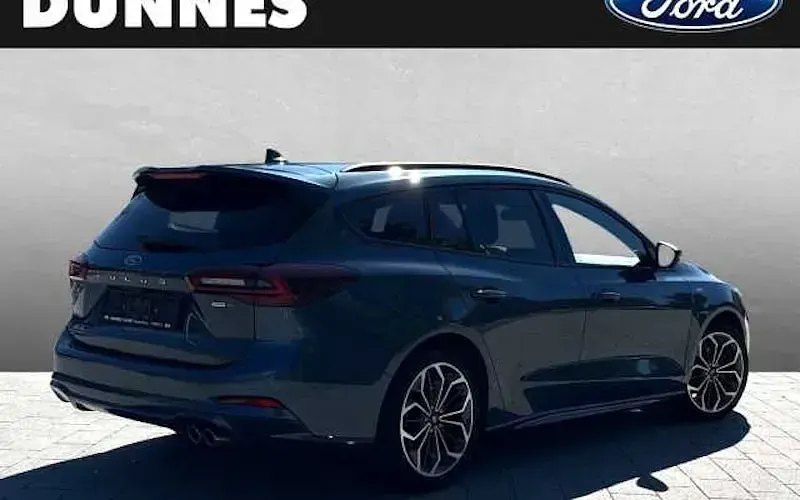 Gebraucht Ford Focus ST-Line 155 PS (114 kW) 2022 Chromablau metallic Kombi