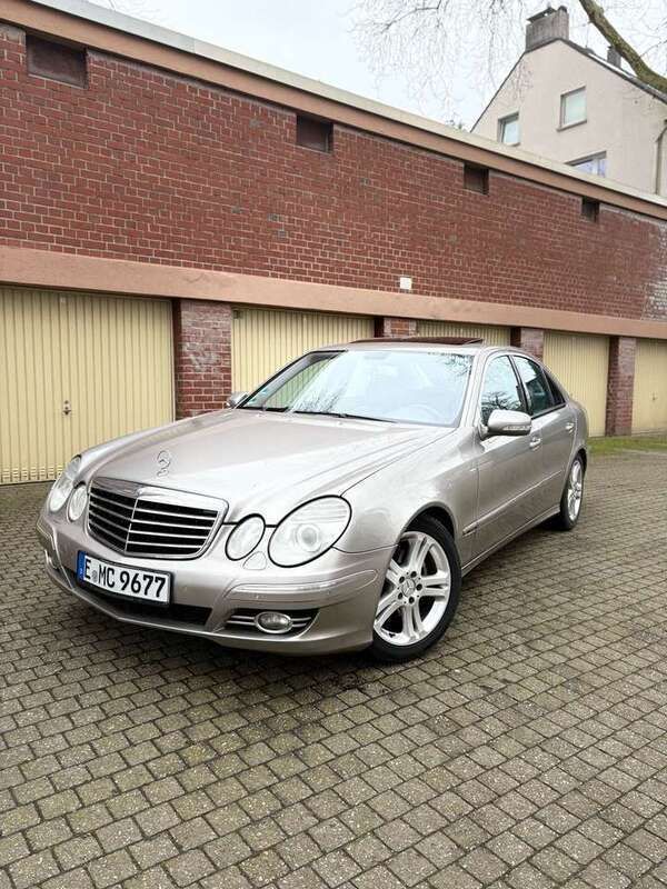 Grau Gebraucht 2007 Mercedes E320 Limousine | 5.200 € (Guter Preis) - Bild 1/4