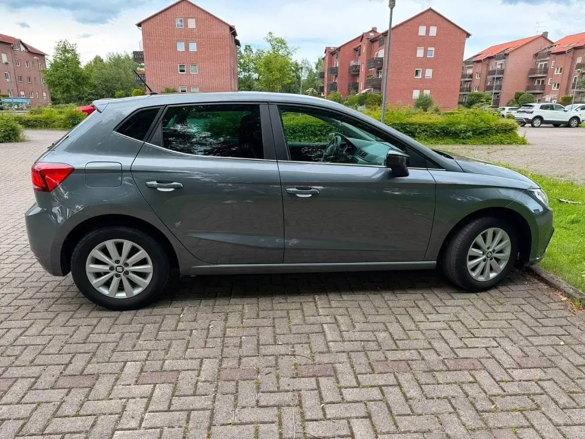 Gebraucht Seat Ibiza 95 PS (69 kW) 2017 Grau Limousine