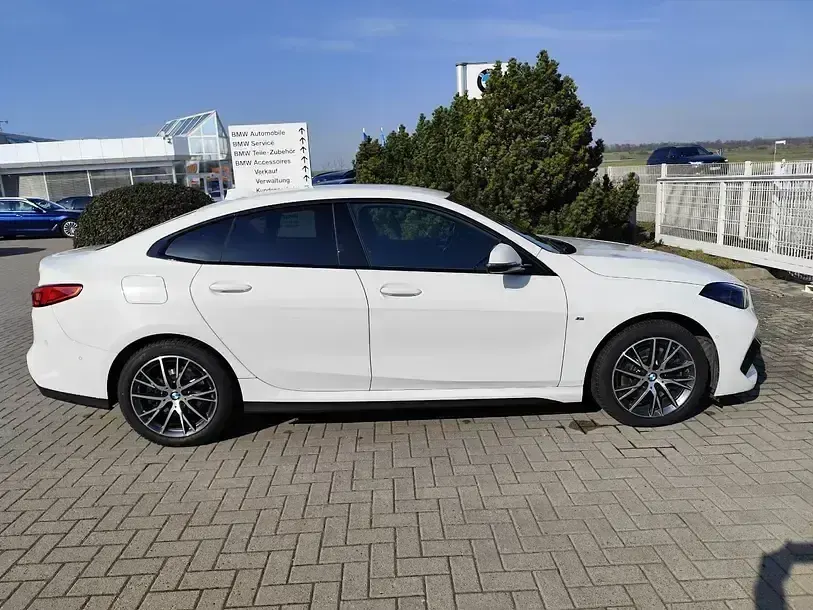 Gebraucht BMW 220 M Sport 178 PS (130 kW) 2022 Weiss Coupé