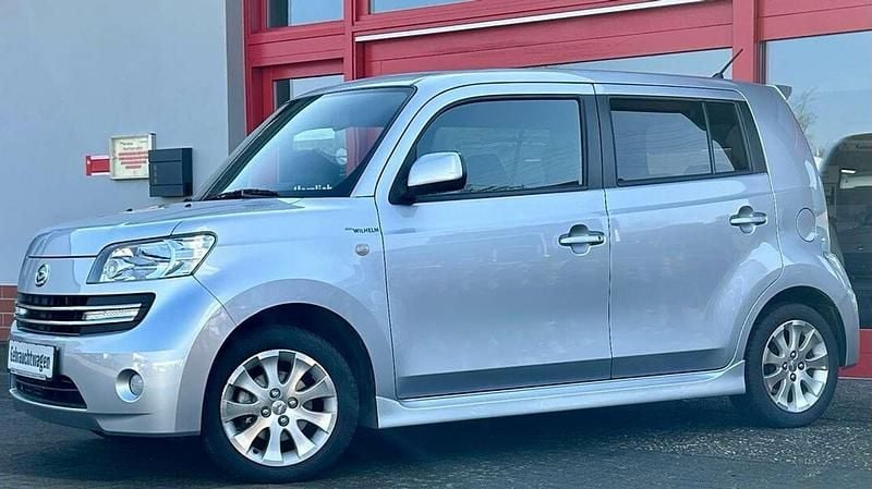 Gebraucht Daihatsu Materia 103 PS (75 kW) 2010 Silber perleffe Van / Kleinbus