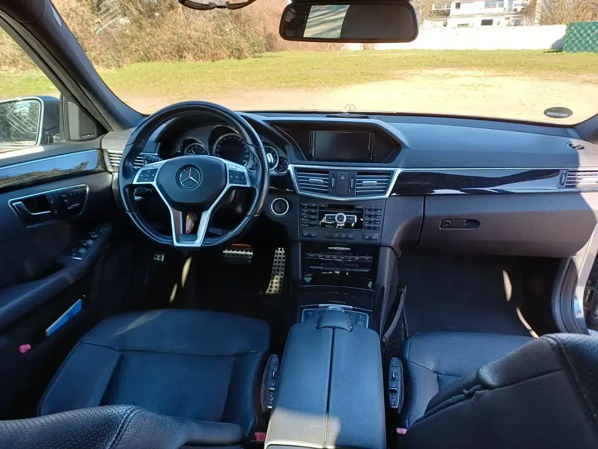 Gebraucht Mercedes E500 Elegance 408 PS (300 kW) 2011 Grau Limousine