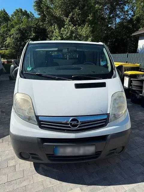 Używany Opel Vivaro 145 KM (106 kW) 2009 Biały Minivan