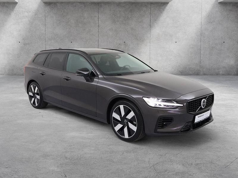 Gebraucht Volvo V60 Plus 398 PS (292 kW) 2025 Grau Kombi