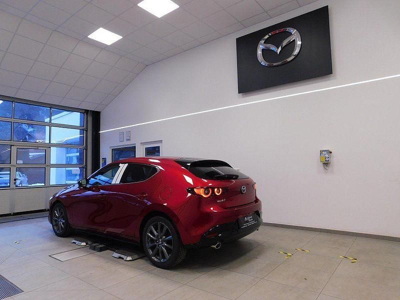 Neu Mazda 3 Exclusive-Line 140 PS (102 kW) 2026 Rot Limousine