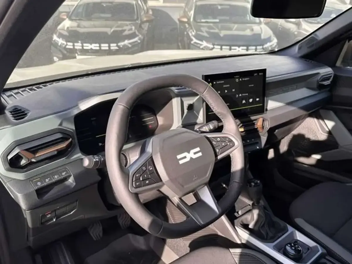 Neu Dacia Duster Extreme 131 PS (96 kW) 2025 Beige SUV
