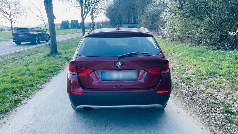 Gebraucht BMW X1 177 PS (130 kW) 2009 Rot SUV
