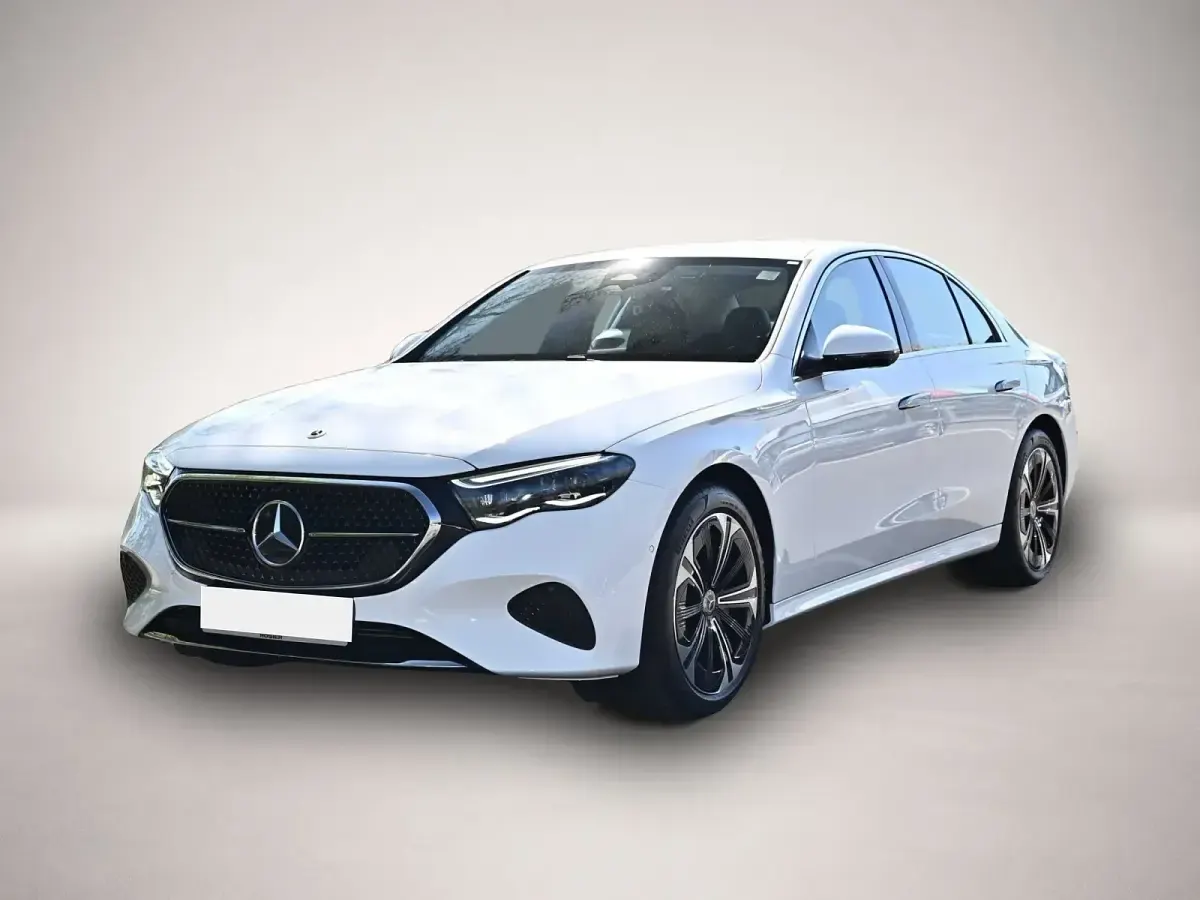 Gebraucht Mercedes E300 204 PS (150 kW) 2025 Limousine