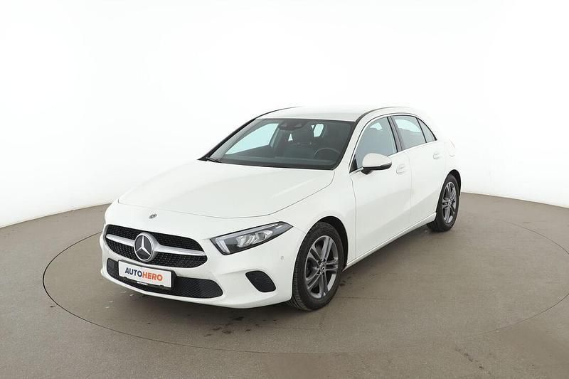 Weiß Gebraucht 2020 Mercedes A250 Progressive Limousine | 22.890 € (Guter Preis) - Bild 1/3