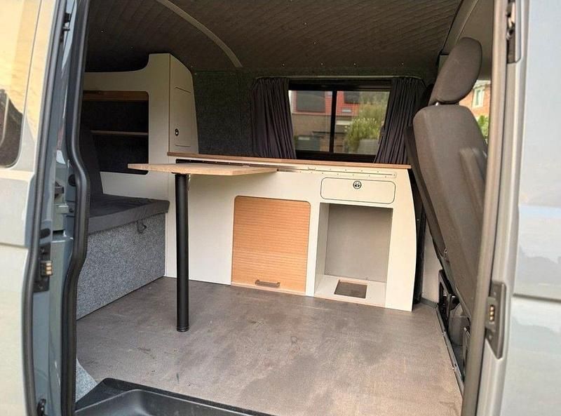 Gebraucht VW Transporter Life 179 PS (131 kW) 2016 Grau Van