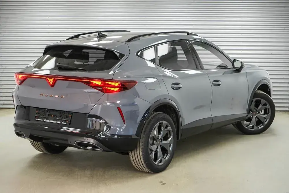 Neu Cupra Formentor 150 PS (110 kW) 2026 Grau SUV