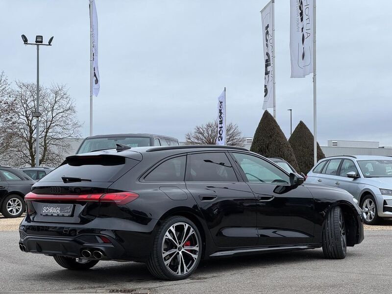 Gebraucht Audi S5 Ambiente 367 PS (269 kW) 2025 Mythosschwarz metallic Kombi