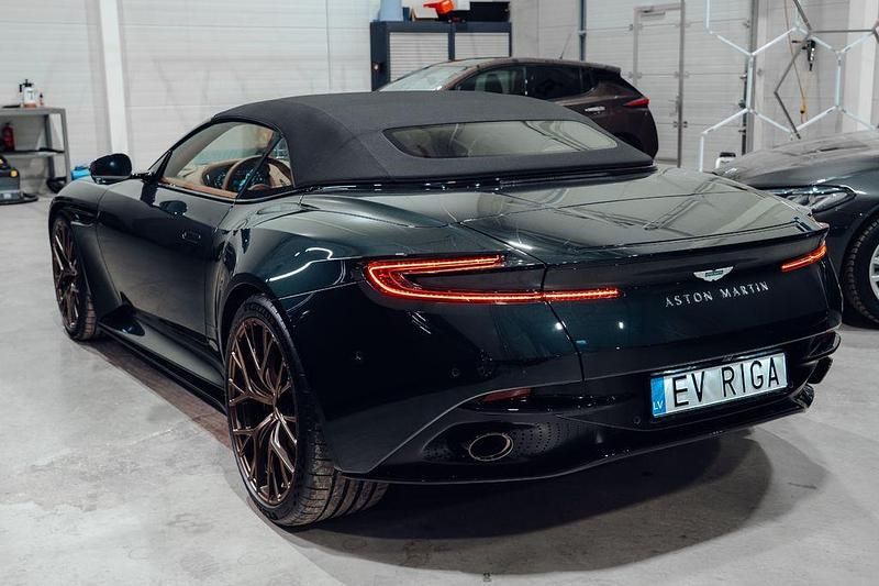 Gebraucht Aston Martin DB12 680 PS (500 kW) 2025 Grün Cabrio
